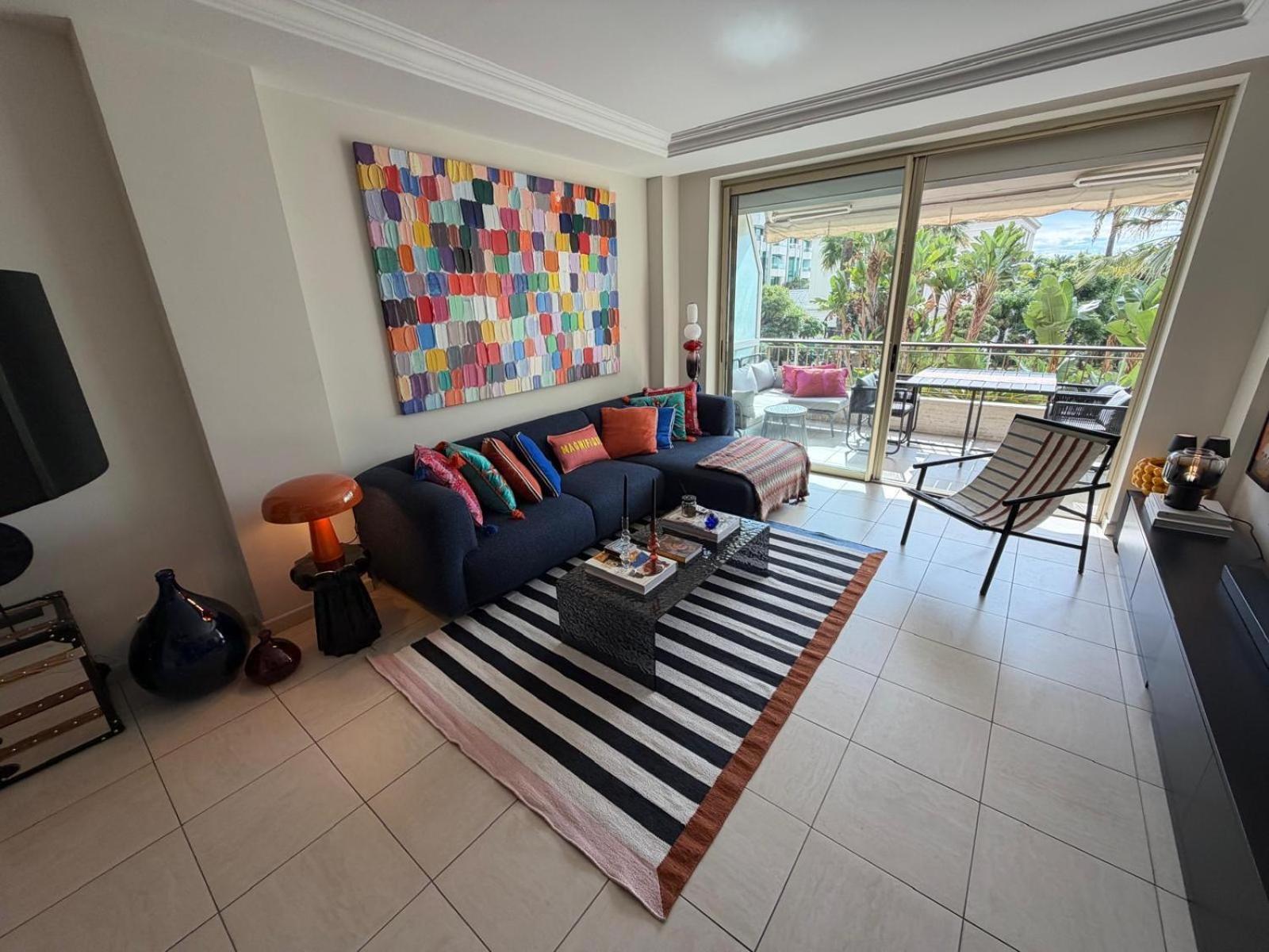 Two-Bedroom Apartment Sea View