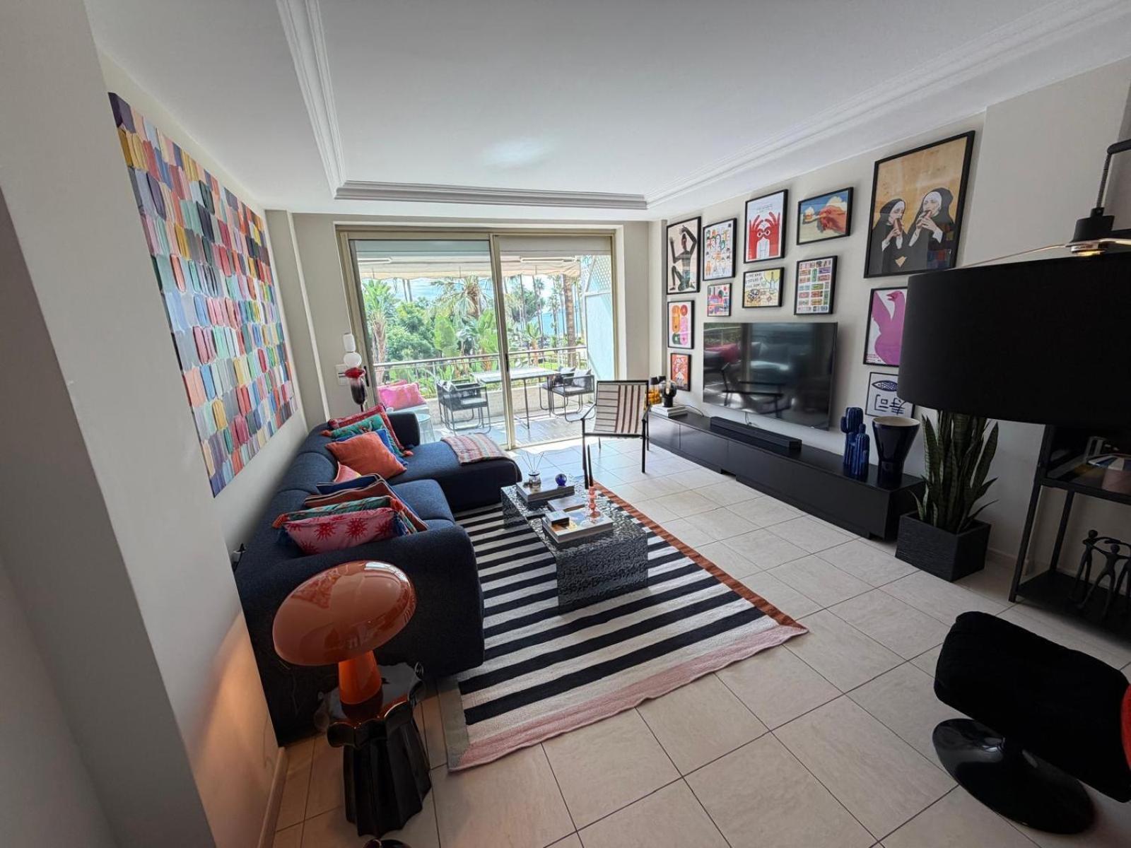 Two-Bedroom Apartment Sea View