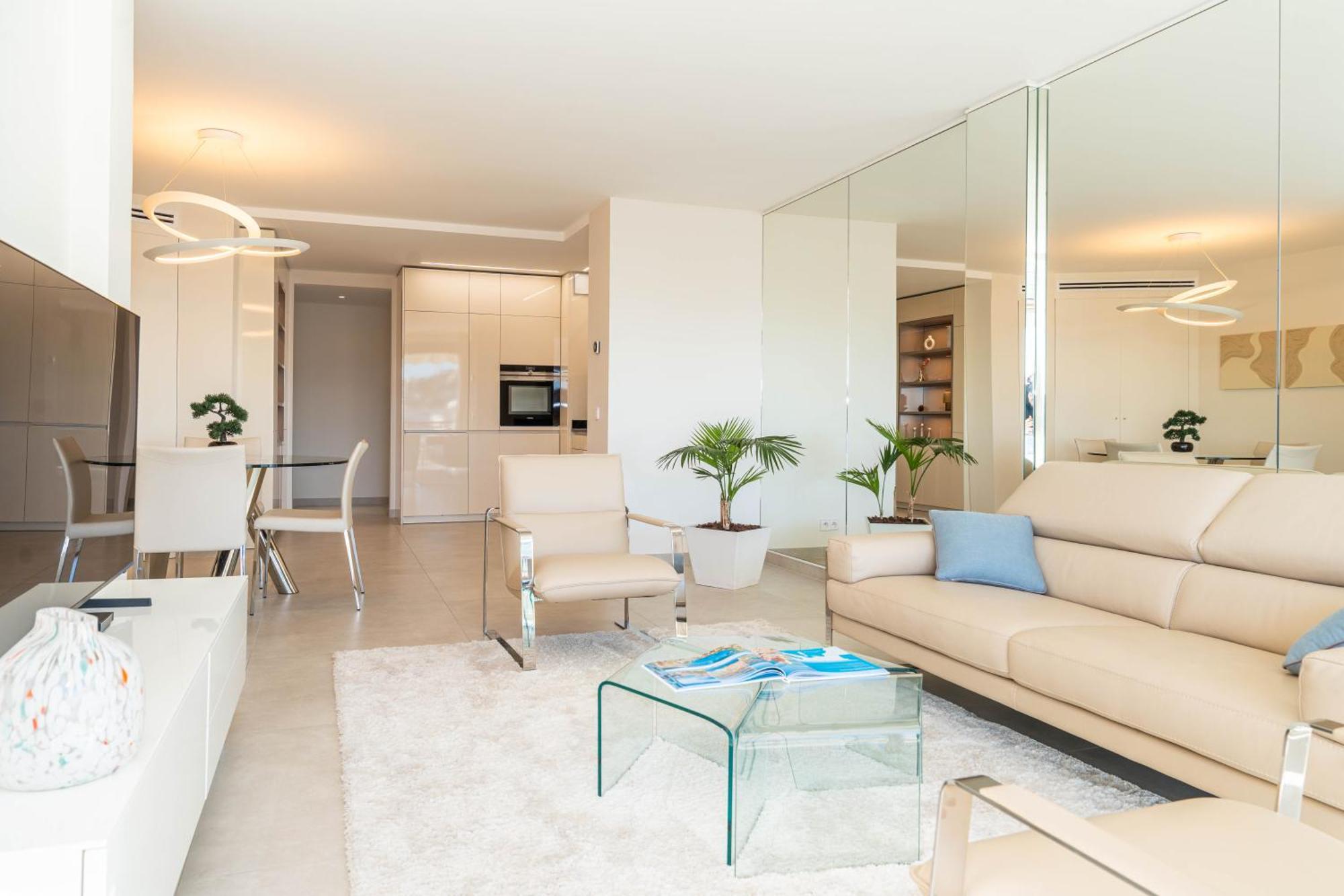 Two-Bedroom Apartment Terrace Sea View