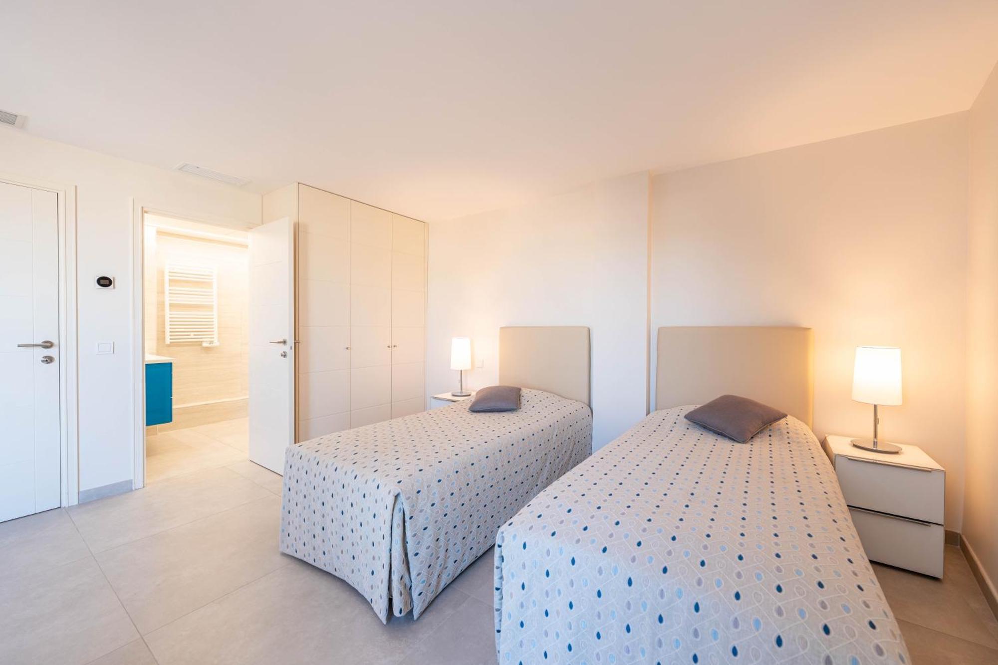 Two-Bedroom Apartment Terrace Sea View